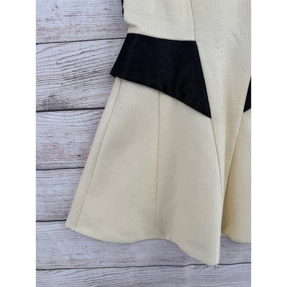 Manning Cartell Enamel Peplum Crochet Cocktail Dress Womens 10 Cream Black NEW - Picture 6 of 14